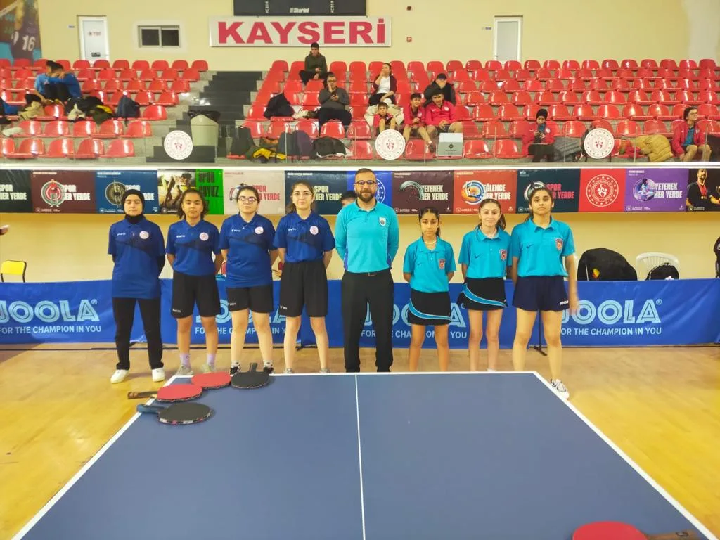 Gençler Takım ve Ferdi Masa Tenisi Müsabakaları Kayseride Yapıldı.